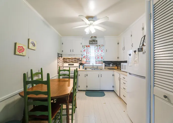 Walk To & Boardwalk! Coastal Ocean Holiday home *