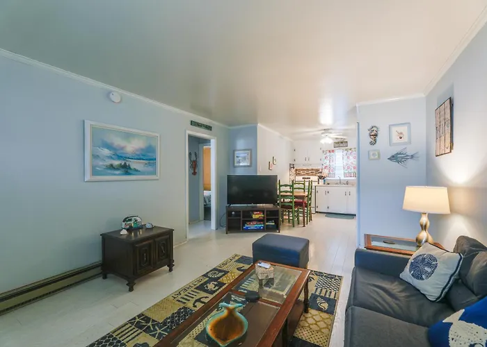 Walk To & Boardwalk! Coastal Ocean Holiday home