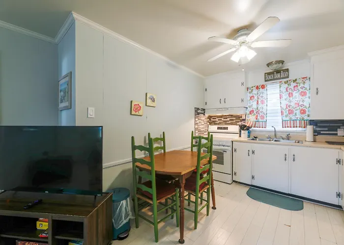 Walk To & Boardwalk! Coastal Ocean Holiday home *